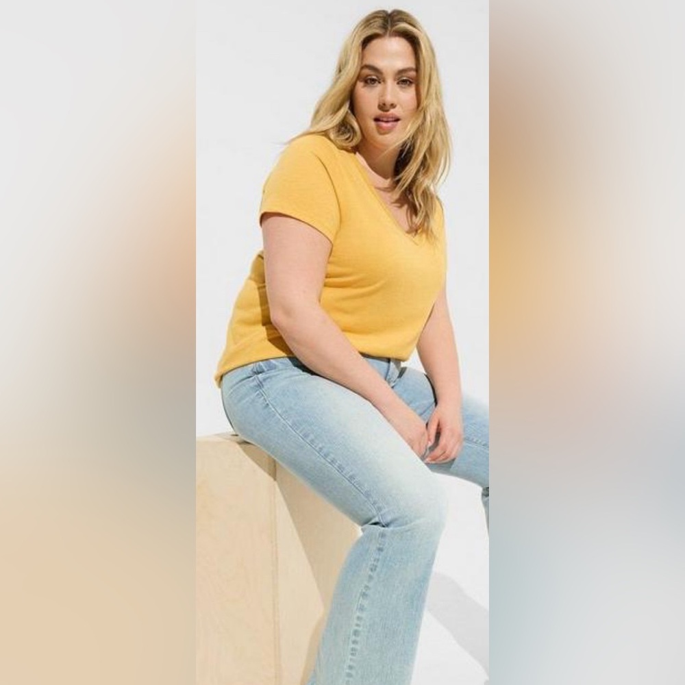 TORRID CLASSIC FIT V NECK TEE